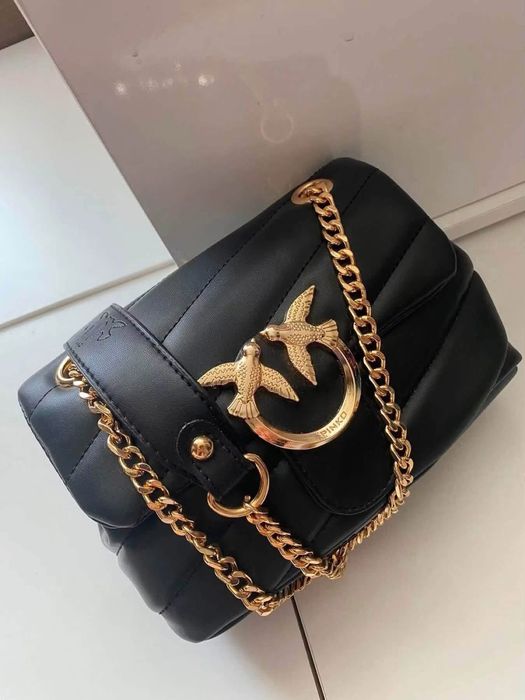 Чанти PINKO, кожата е като естествена