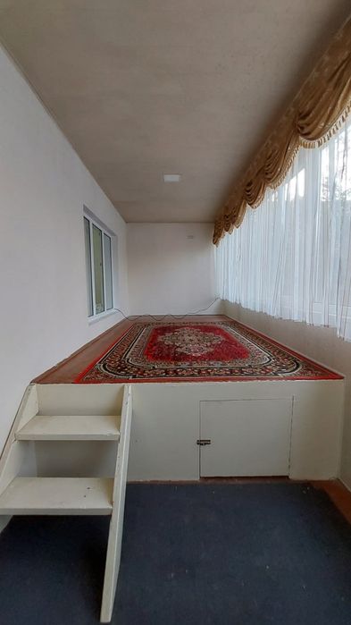 Жар арикда 3 хонали квартира узок муддатга ижарага берилади