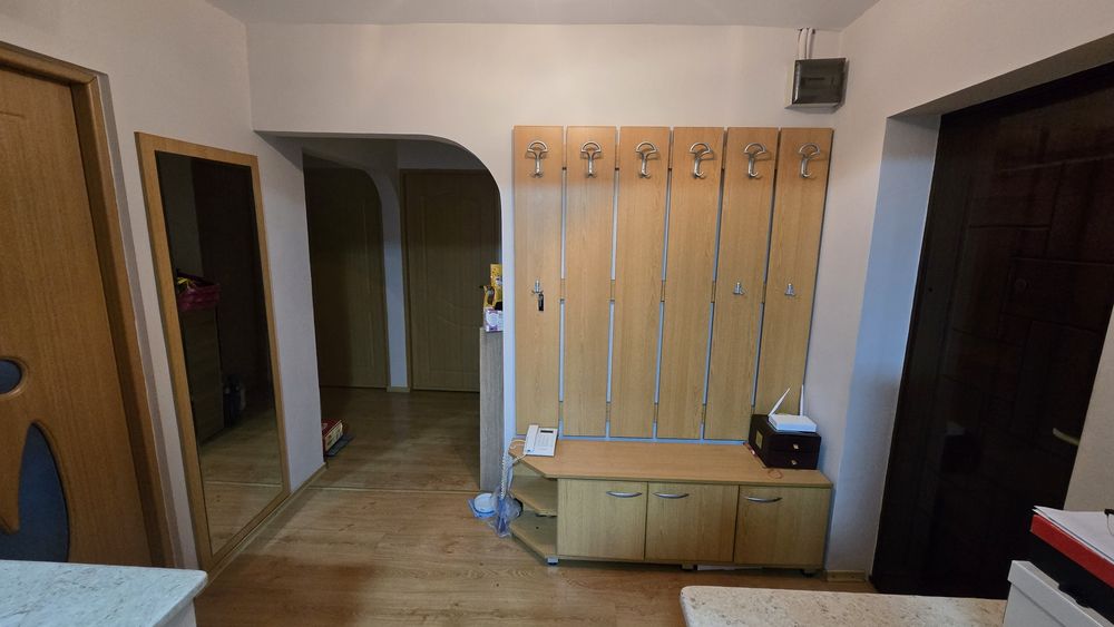 Apartament 3 camere MOBILAT și UTILAT COMPLET (Curtea de Argeș)