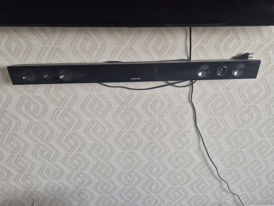 Продам саундбар в хорошем состояние
