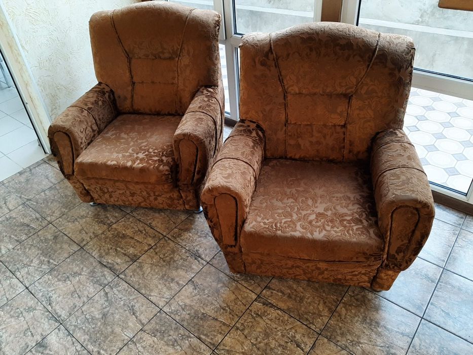 Диван раскладной с двумя креслами