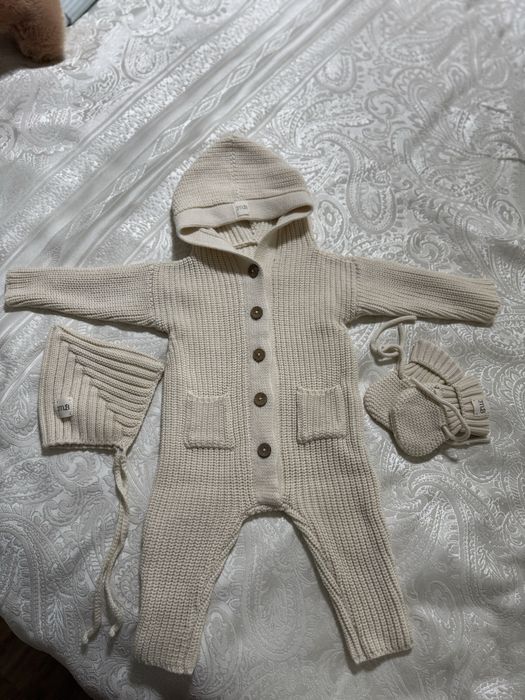 Детский вязанный комбинезон