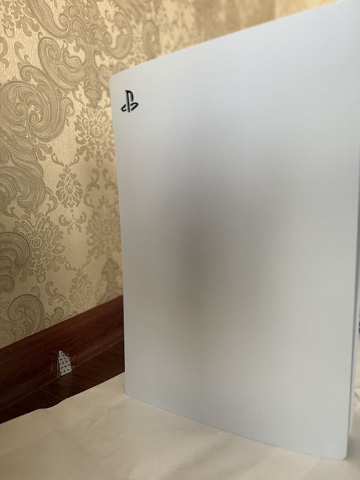 Продам новый Playstation 5 box edition 1tb