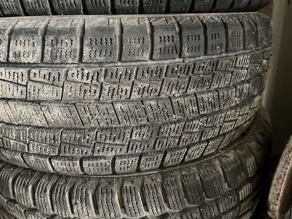 Продам зимние шины р 15