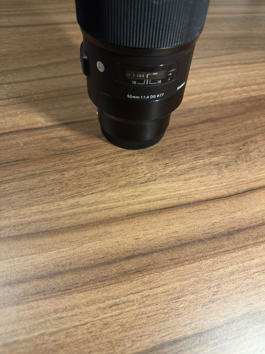 Vând obiectiv Sigma 50mm f1.4 LH830-02, stare excelentă!