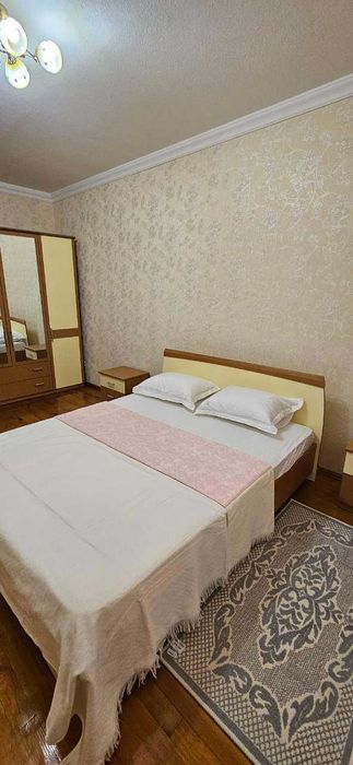 аренда 3х комнатной кв за Буз Базаром метро Горького