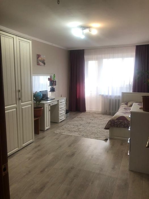 Продам 4 комнатную квартиру