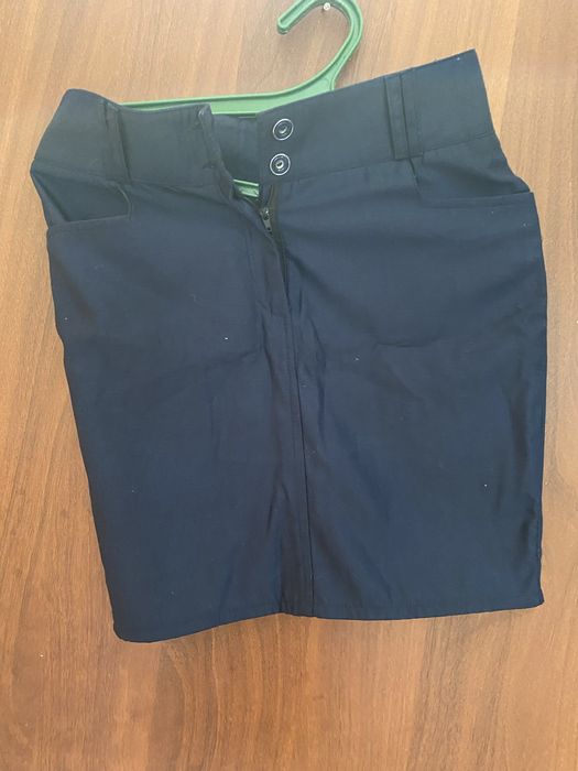 Безторг . Школьную  форму  продам