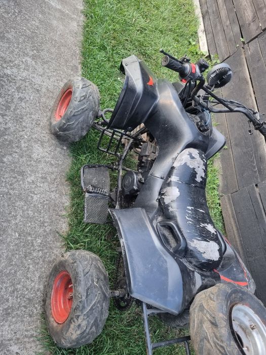 Vând sau schimb ATV