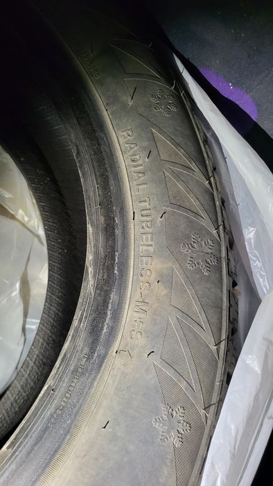 Продам резину Sailun Ice Blazer R15 с шипами