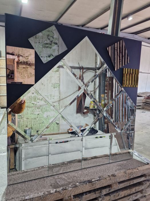 Oglinda venetiana montam si vindem