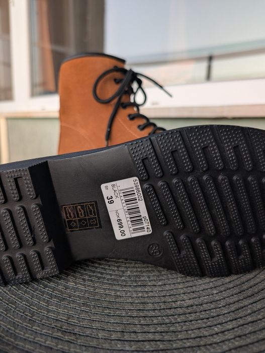 Дамски ботуши / чисто нови! 39 номер