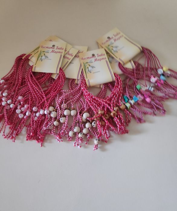 Различни видове мартеници