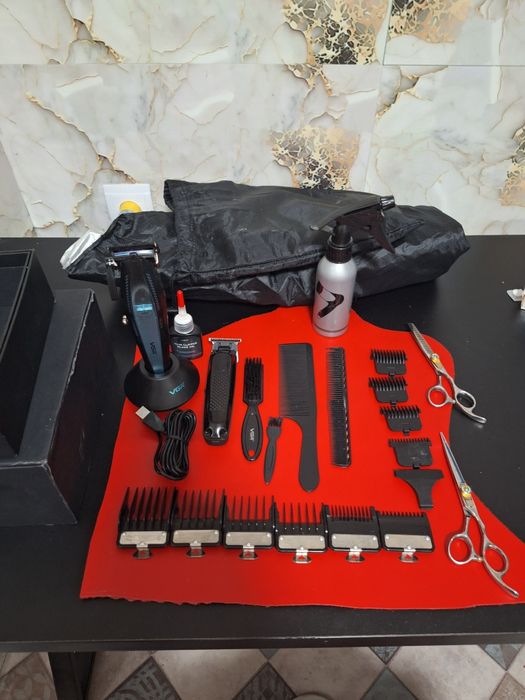 Набор парикмахера — машинки, насадки, ножницы