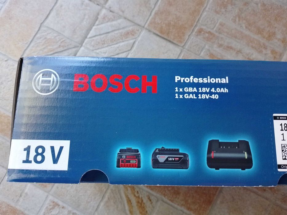 Зарядно и батерия bosch 18v