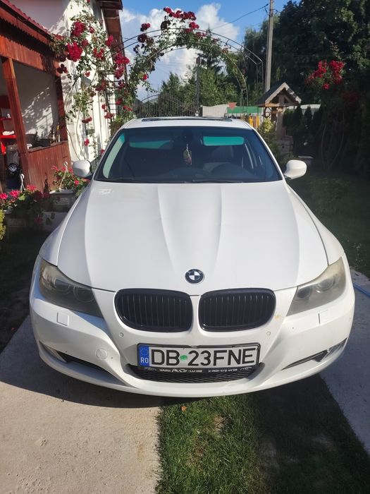 Vând BMWe90  an 2011