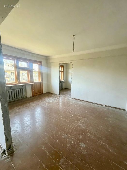 Продам 2х комнатную с балконом