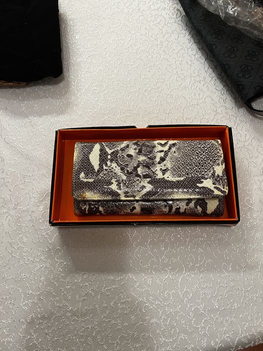 Продам разные сумки и кошельки по 5000