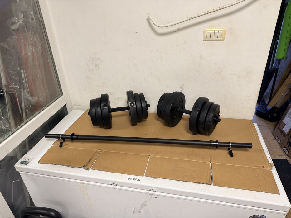 Gantere reglabile 2x20 kg+bara haltera pret promo 300 lei
