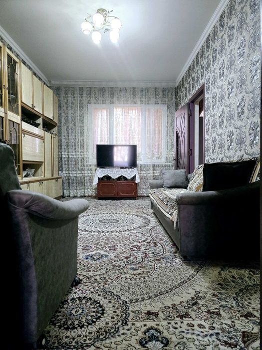 3.xona uy sotiladi evro remont ayrim jixozla qoladi podvoli bor agarot