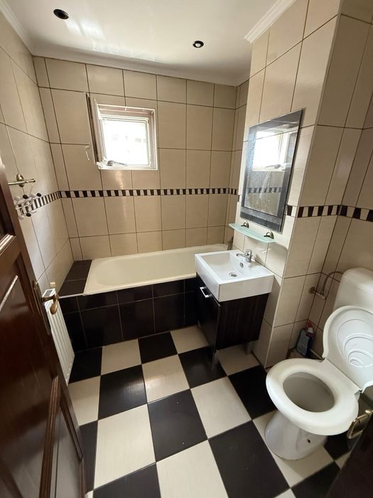 Ofer spre închiriere Apartament 4 Camere ultracentral