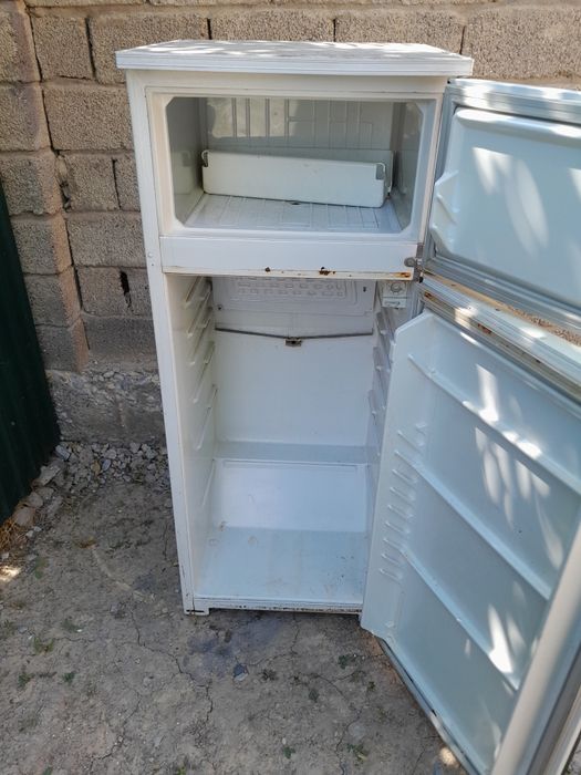 Продам холодильник