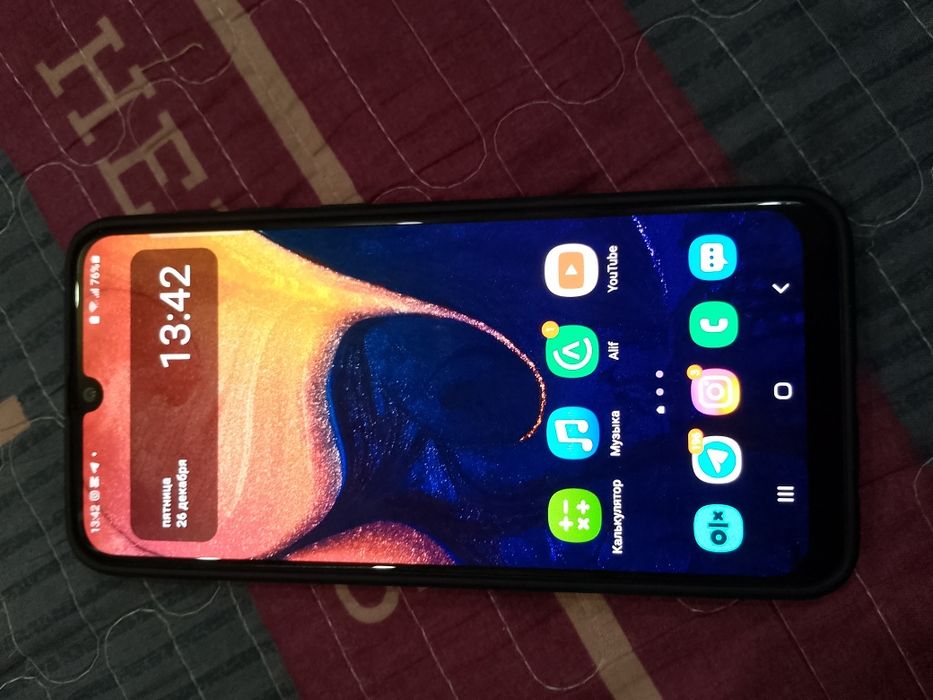 Samsung A50 64g holati yaxwi