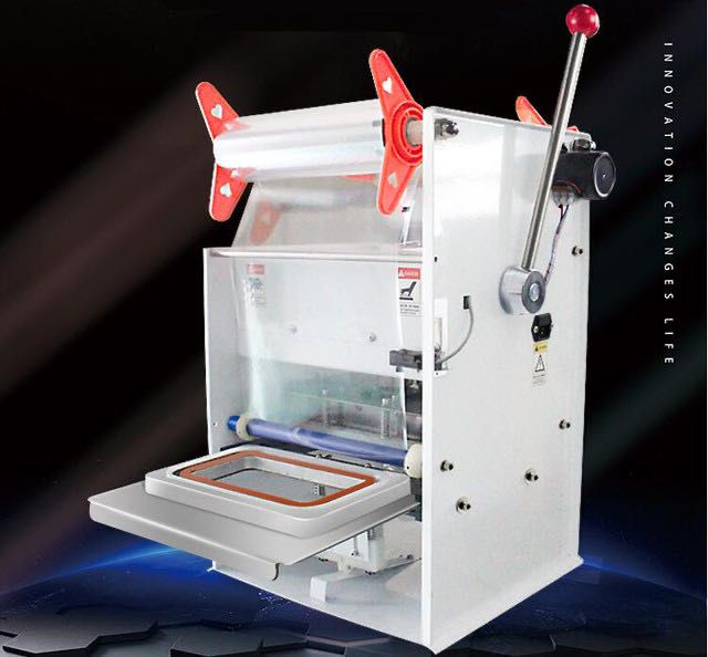 Пакетираща машина за тарелки