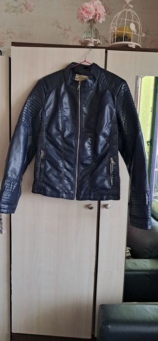 Дамско тъмно синьо кожено яке