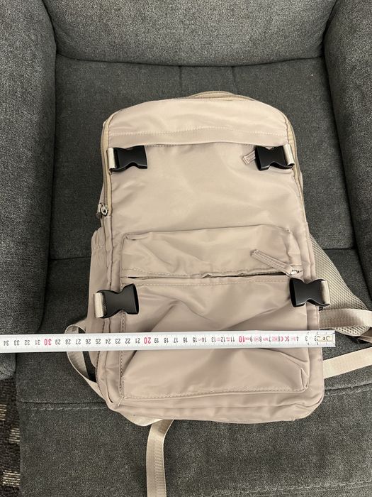 Ghiozdan perfect petru călătorit Wizz - cu punga vid si pompa