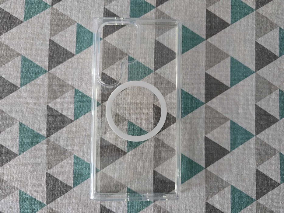 Vând huse Samsung Galaxy S24 Ultra