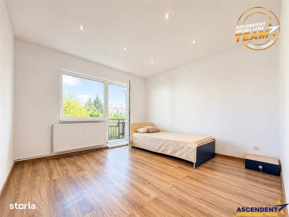 Confort,liniste,pozitie apreciabila: Apartament renovat,decomandat,3 c