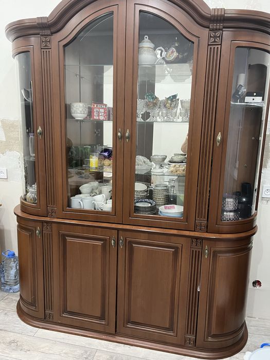 Буфет гостинный ,шпон ,