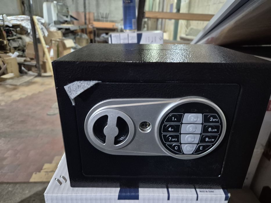 Продам мини сейф