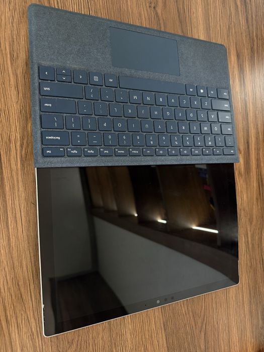Microsoft Surface Pro 5 | i5 | 8GB | 256GB SSD |