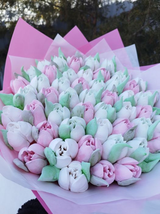 Букет из зефирных тюльпанов