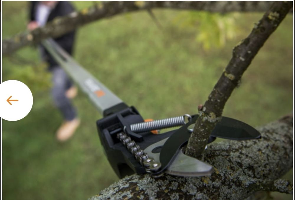 Универсална резачка за високи клони FISKARS UP84