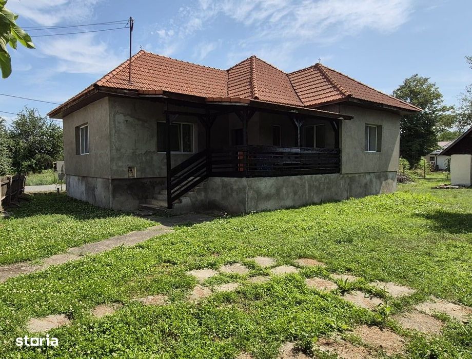 Casă + anexă gospodărească de vânzare – Gârdani, Maramureș