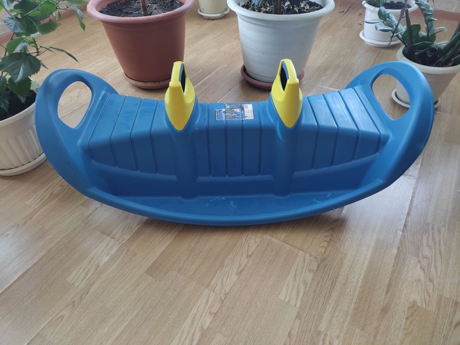 Качели детские+ игрушки