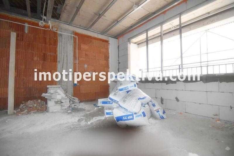 Продава се Тристаен апартамент в Пловдив, Кючук Париж - 106 кв.м за 1280 €/кв.м - Снимка #2