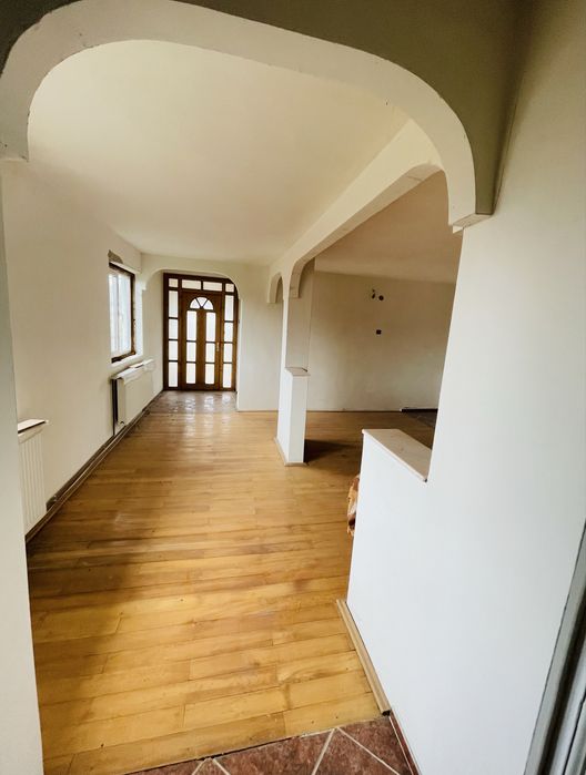 Casa BĂLEȘTI (5km Tgjiu-Gorj) la strada principala