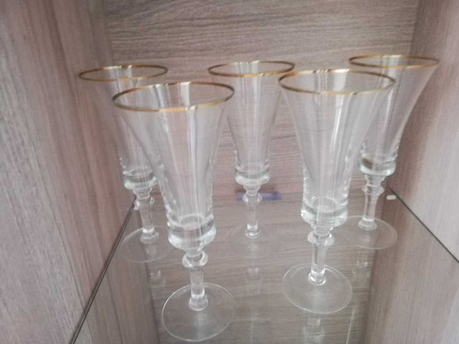 Комплект чаши за различни напитки