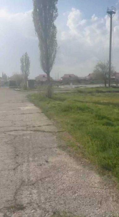 Юкоричирчик р-н.Саксон ота.Продам 1.5га под производство или коттеджи.