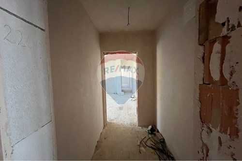 Продава се Тристаен апартамент в Шумен, Пазара - 92 кв.м за 1150 €/кв.м - Снимка #7