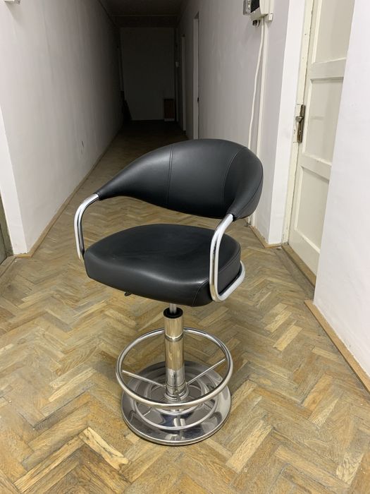 Scaune profesionale pentru săli de jocuri – de vânzare