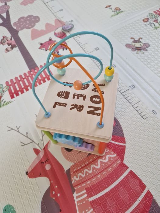 Дървен дидактически куб Moni Toys