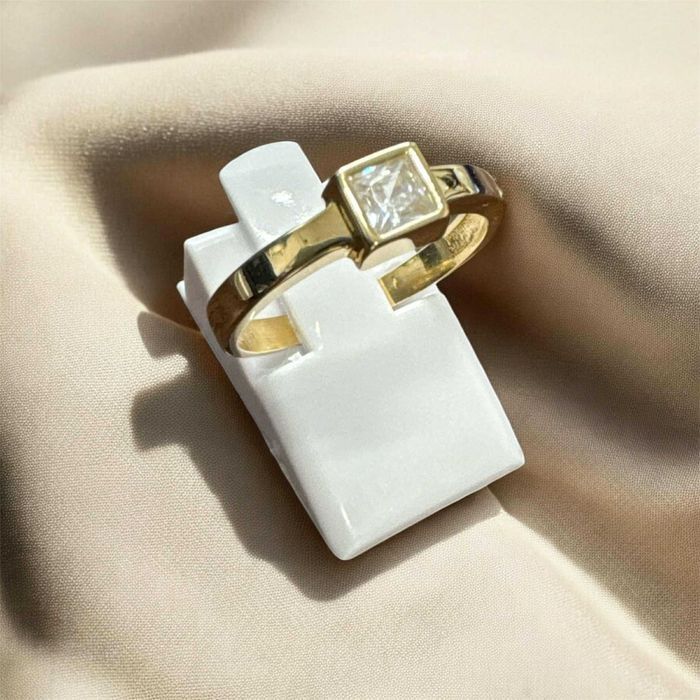 Inel aur galben cu piatra centrala 14K bijuteriidinaur.ro