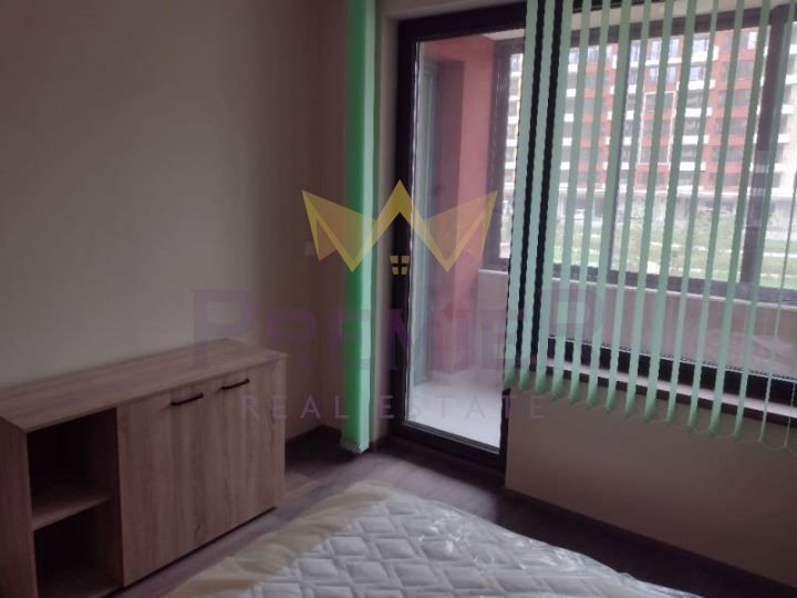 Дава се под наем Тристаен апартамент в Варна, Победа - 86 кв.м за 714 € - Снимка #4