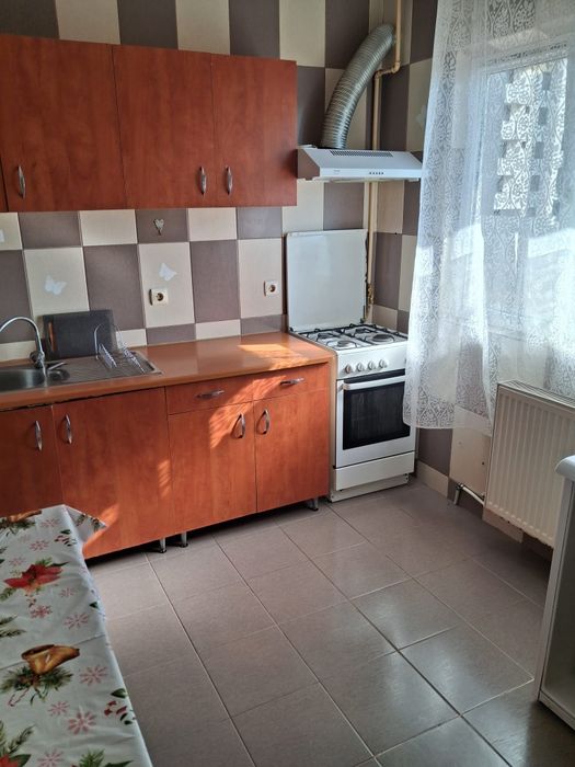 Închiriez apartament cu 2 camere in Călărași