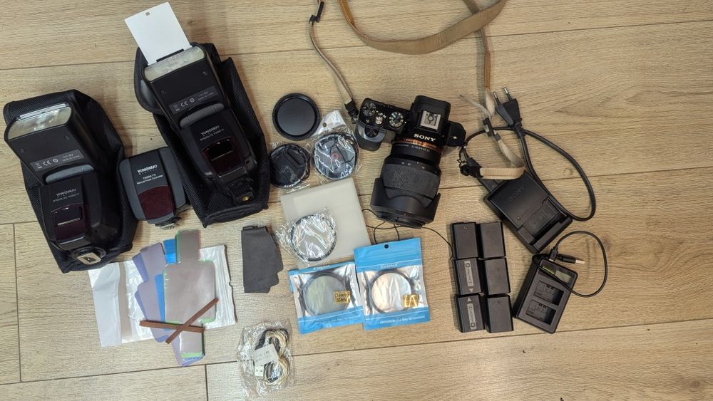 Sony A7R фотоапарат + обектив 28-70(FE 3,5-5,6) + подаръци